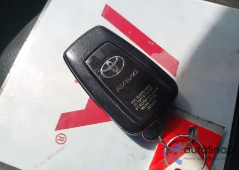 2022 Toyota Rav4 Xle из США, поврежденный, VIN 2T3W1RFV8NC197177